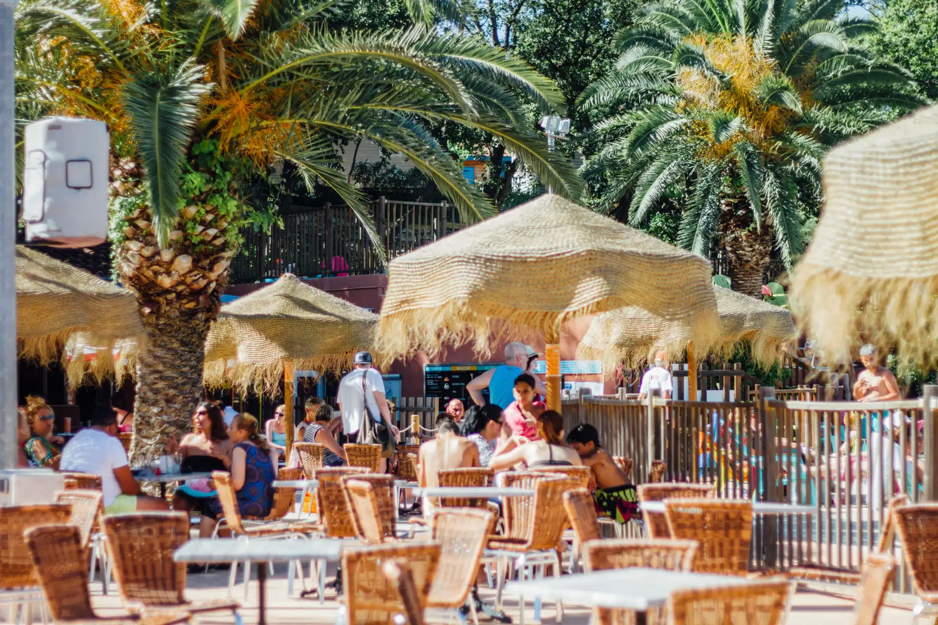 restaurante con vistas a la terraza