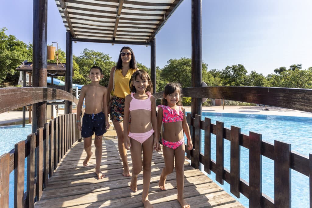 Camping Le Bois Fleuri espace aquatique 046